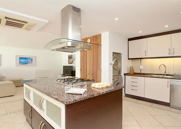 Apartment Marina Parque Cd 68 - Cleverdetails - Private Pool, Few Steps To The Marina *